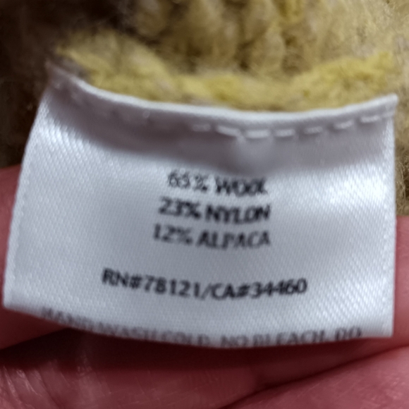 Eileen Fisher Women's (Size L) Green V-Neck Italian Yarn Sweater - Picture 4 of 8